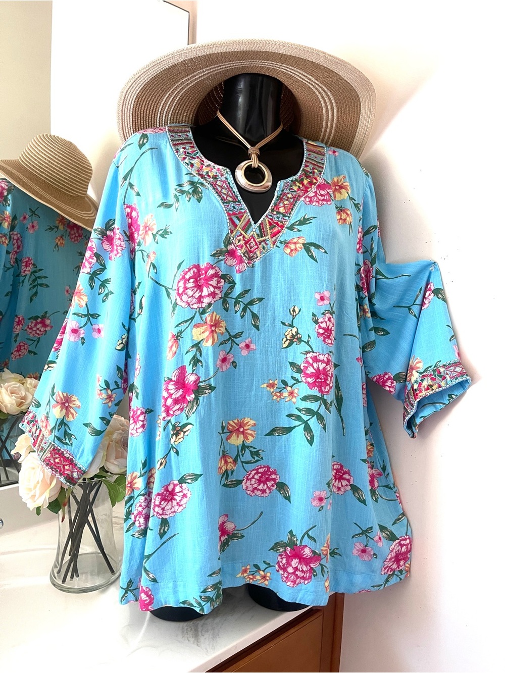 BELLE BY KIM GRAVEL Blue Floral Tunic XL Womens Top Flowers Shirt Embroidere